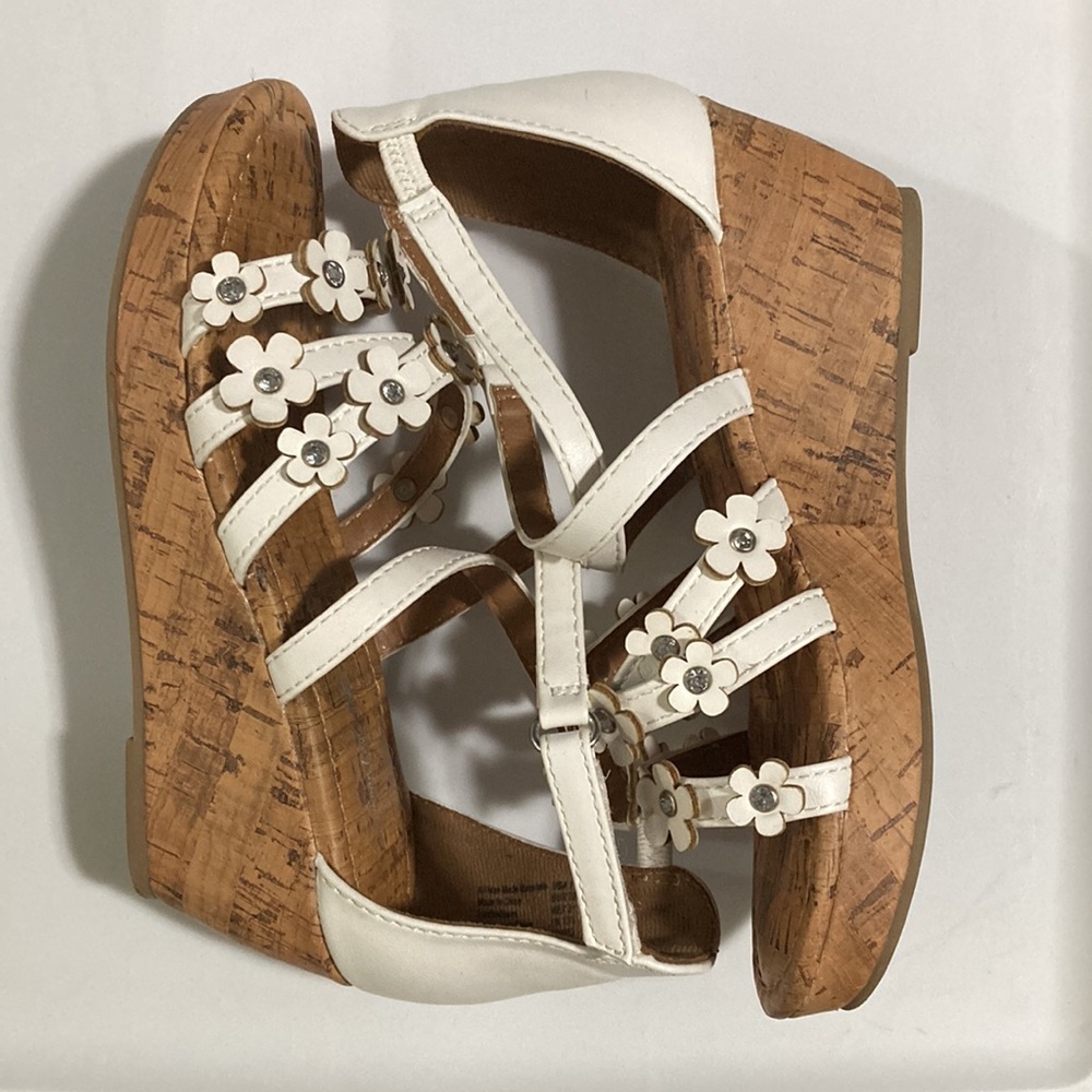White Wedges - Picture 3 of 9